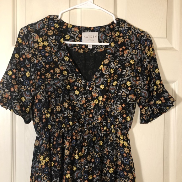 Hayden Los Angeles Floral Dress - Picture 3 of 10